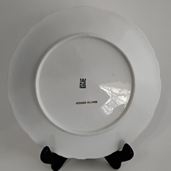 Wawel China Dinner Plates (2) & Saucers (4) Meissen Flower (Raised Scroll) - Picture 3 of 8